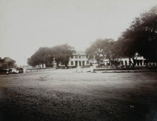 Hotel Cavadino with Cavadino Bridge in front, Batavia, 1880