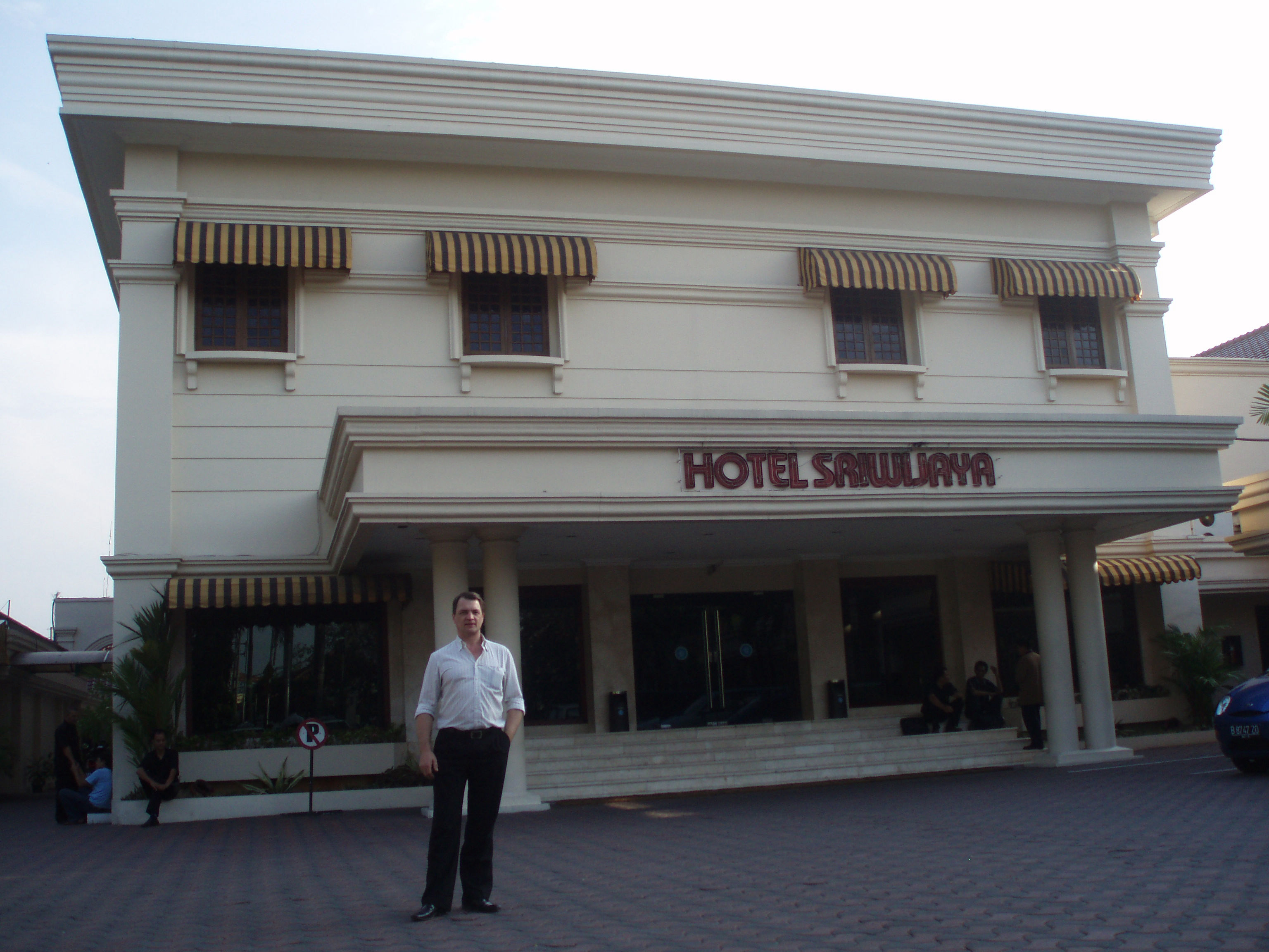 FH Cavadino in front of Sriwijaya Hotel 2009